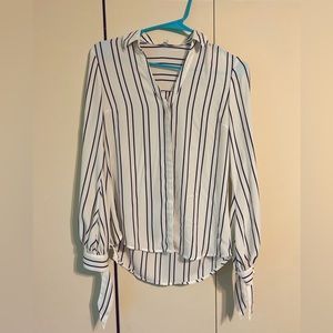 Elegant Express black and white blouse size XS